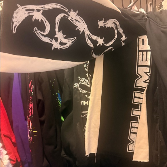 Millii Merch Black/White Graphic Women's Sweats Set - Picture 3 of 5